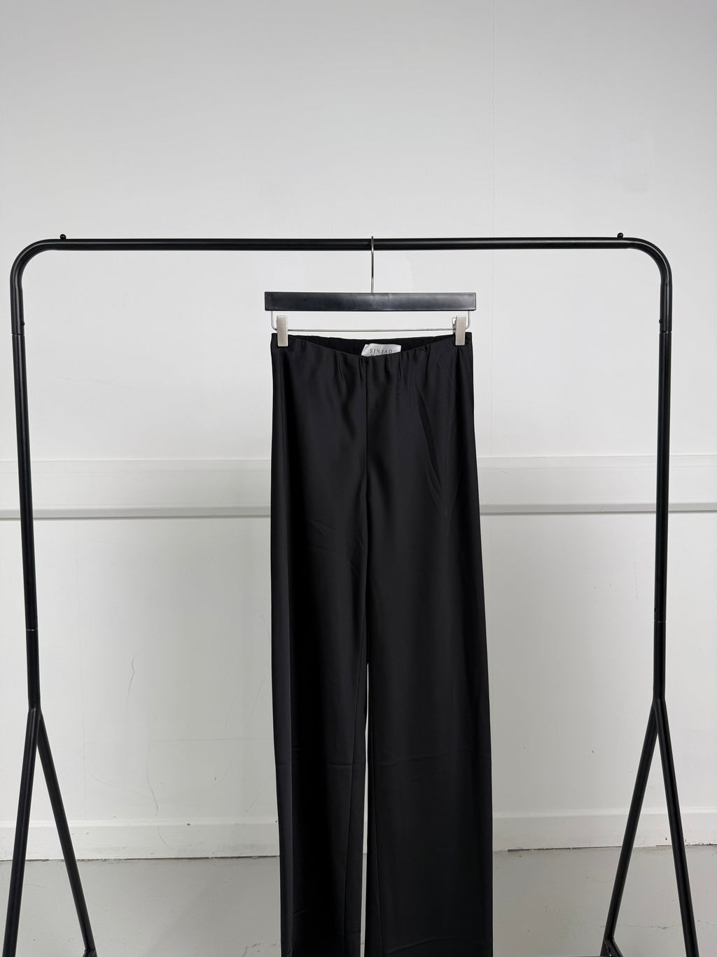 Sinead Keary"The Sandra" - Satin Trousers Long (Black)